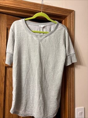 Jane and Delancey Light Gray Short Sleeve Sweatshirt Tee